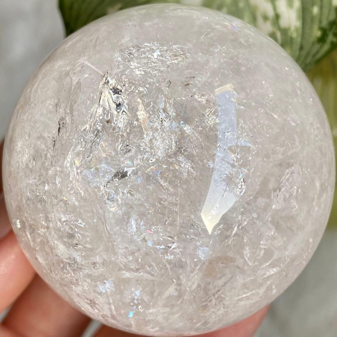 【 天然石 シュワシュワ 虹入り 水晶 スフィア 約54ミリ ブラジル産 丸玉】