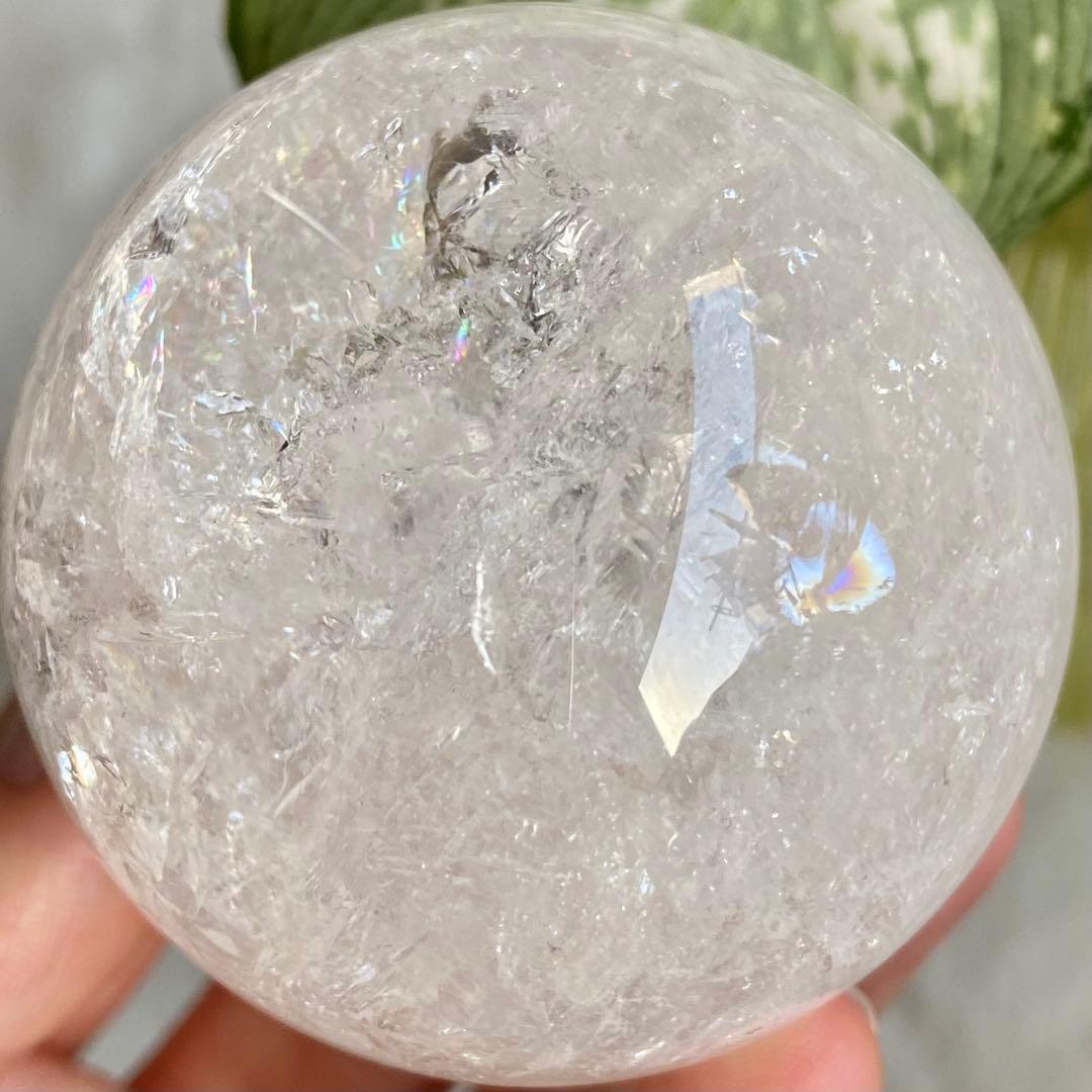 【 天然石 シュワシュワ 虹入り 水晶 スフィア 約54ミリ ブラジル産 丸玉】
