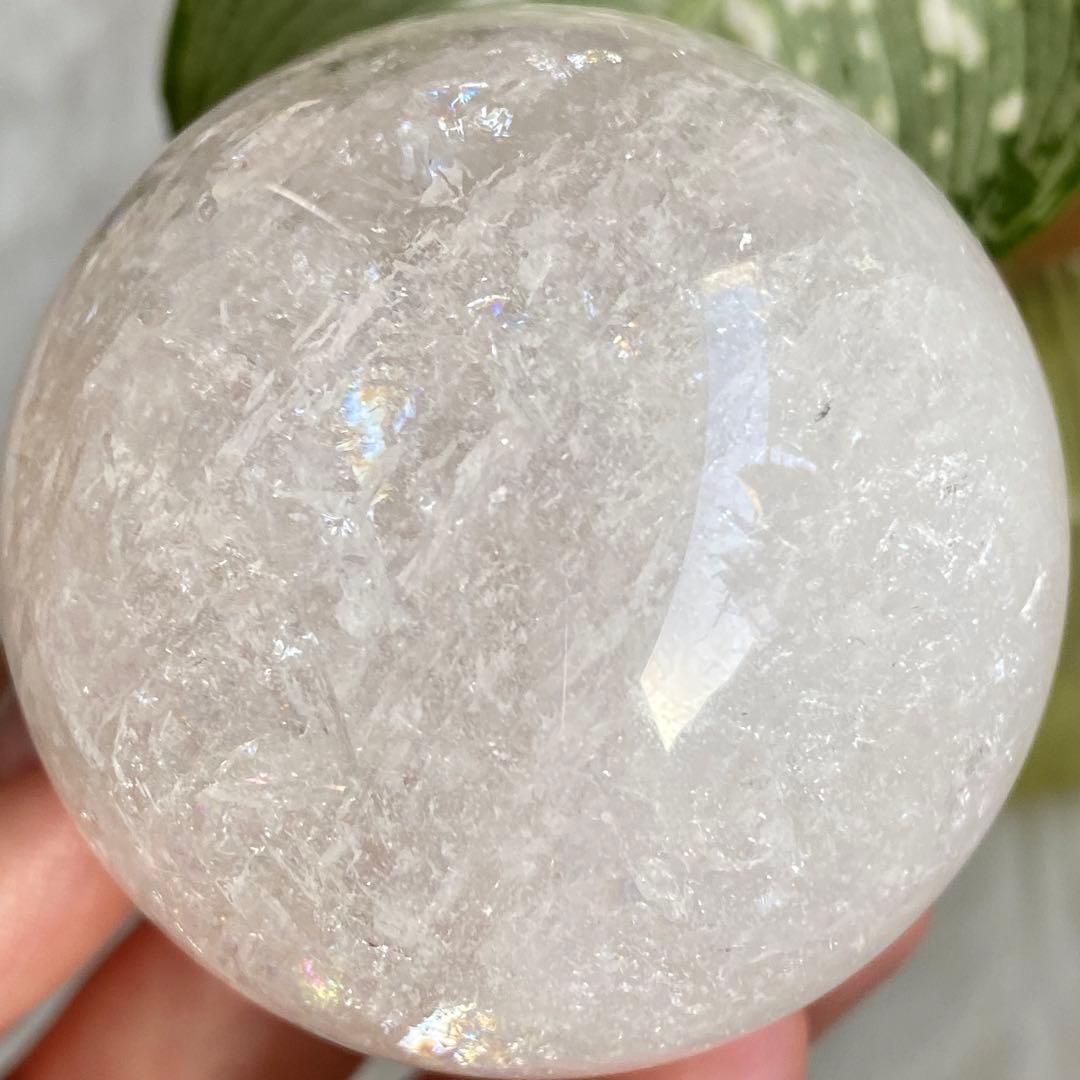 【 天然石 シュワシュワ 虹入り 水晶 スフィア 約54ミリ ブラジル産 丸玉】