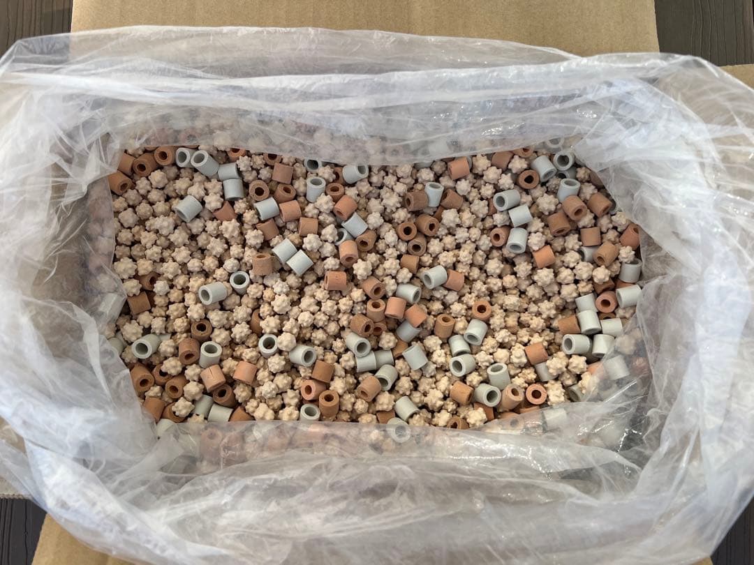 ⭐️熱帯魚などの水槽用濾過材　3種混合で7.8kg 、13リットル程度