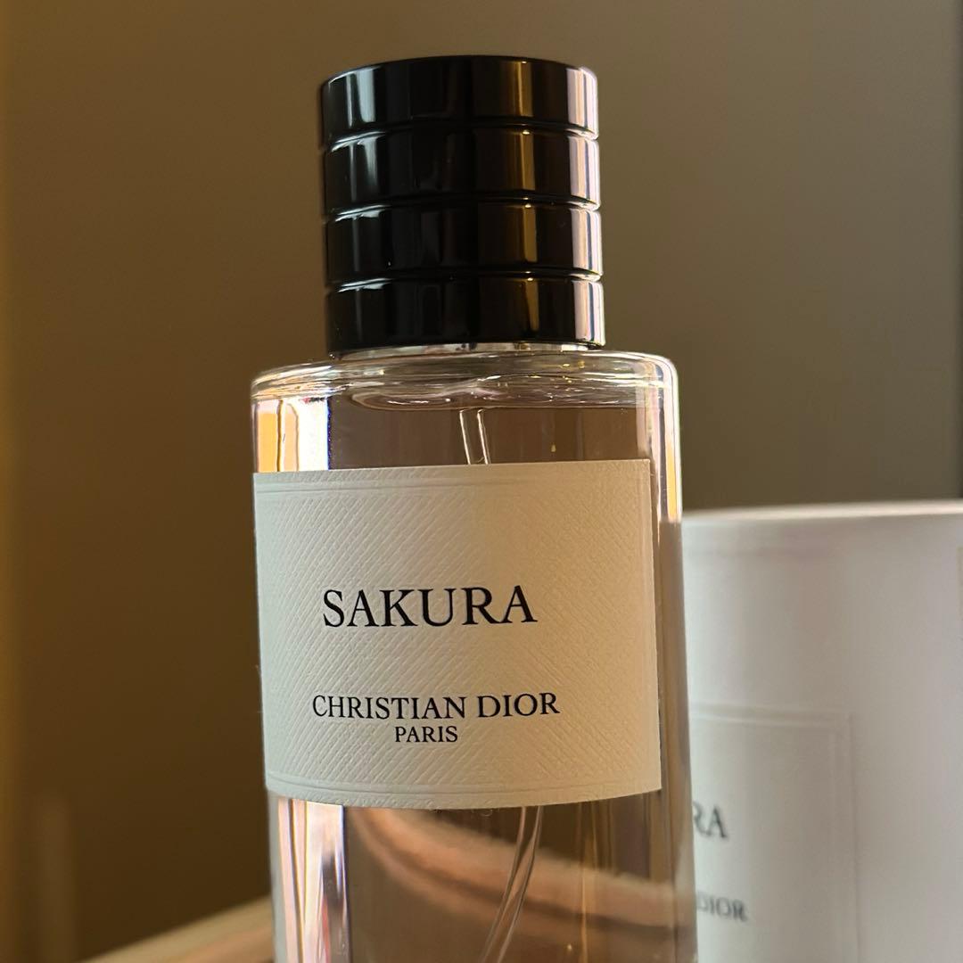 クリスチャンディオール　サクラ オードゥ パルファン　50ml