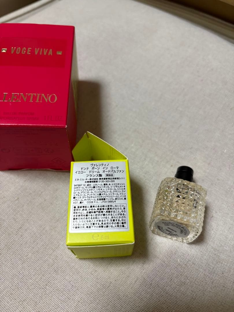 ヴァレンティノ　ヴォーチェ　ヴィヴァ　オードパルファン　30ml 香水