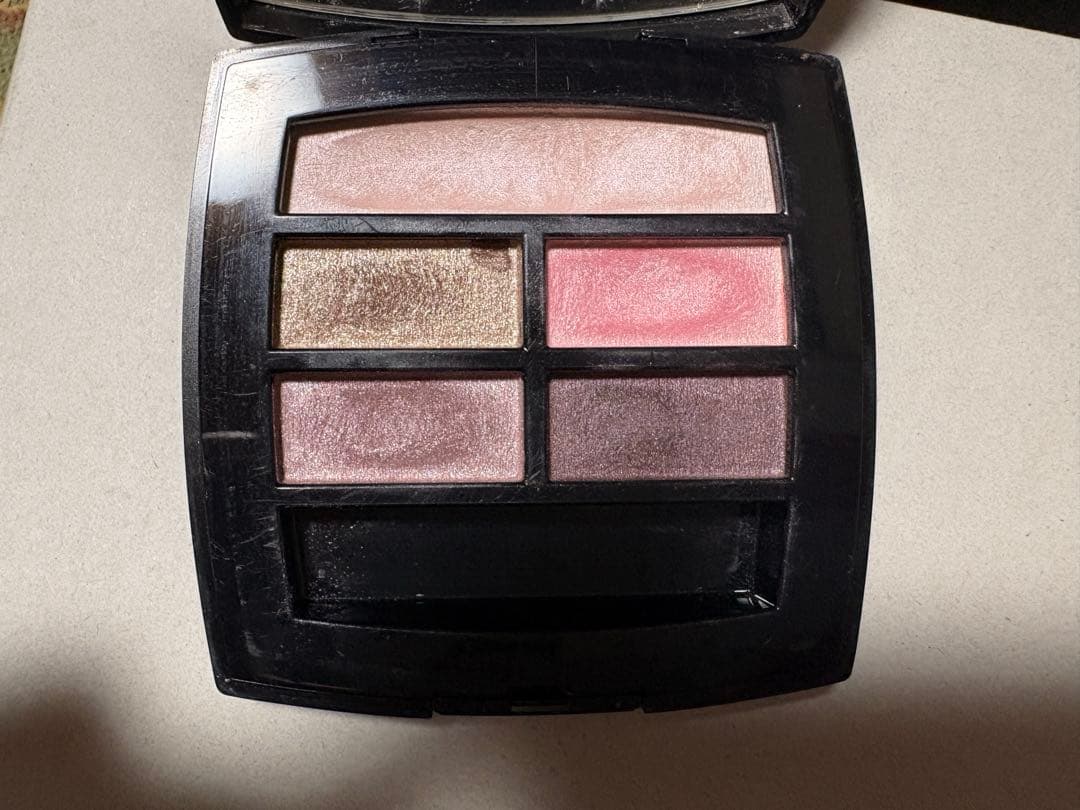 CHANEL レベージュパレットルガール ライト