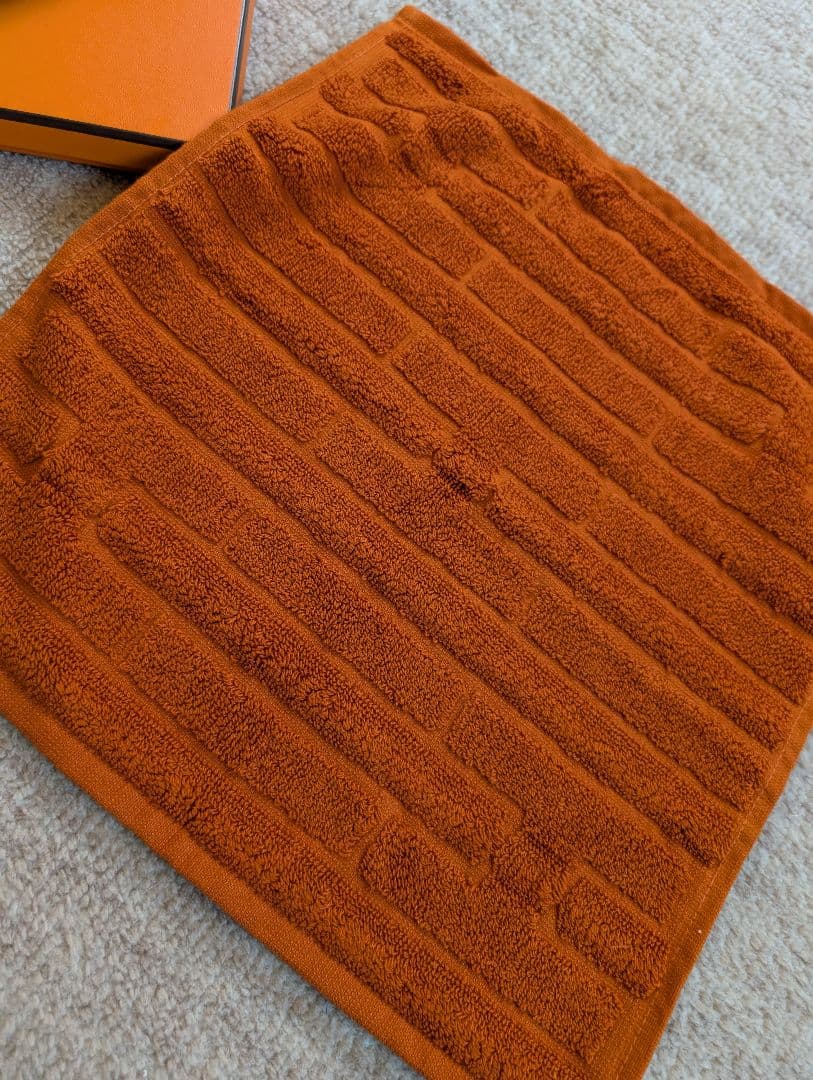 エルメス　ハンドタオル　タオルハンカチ　オレンジ　新品　タグ付き