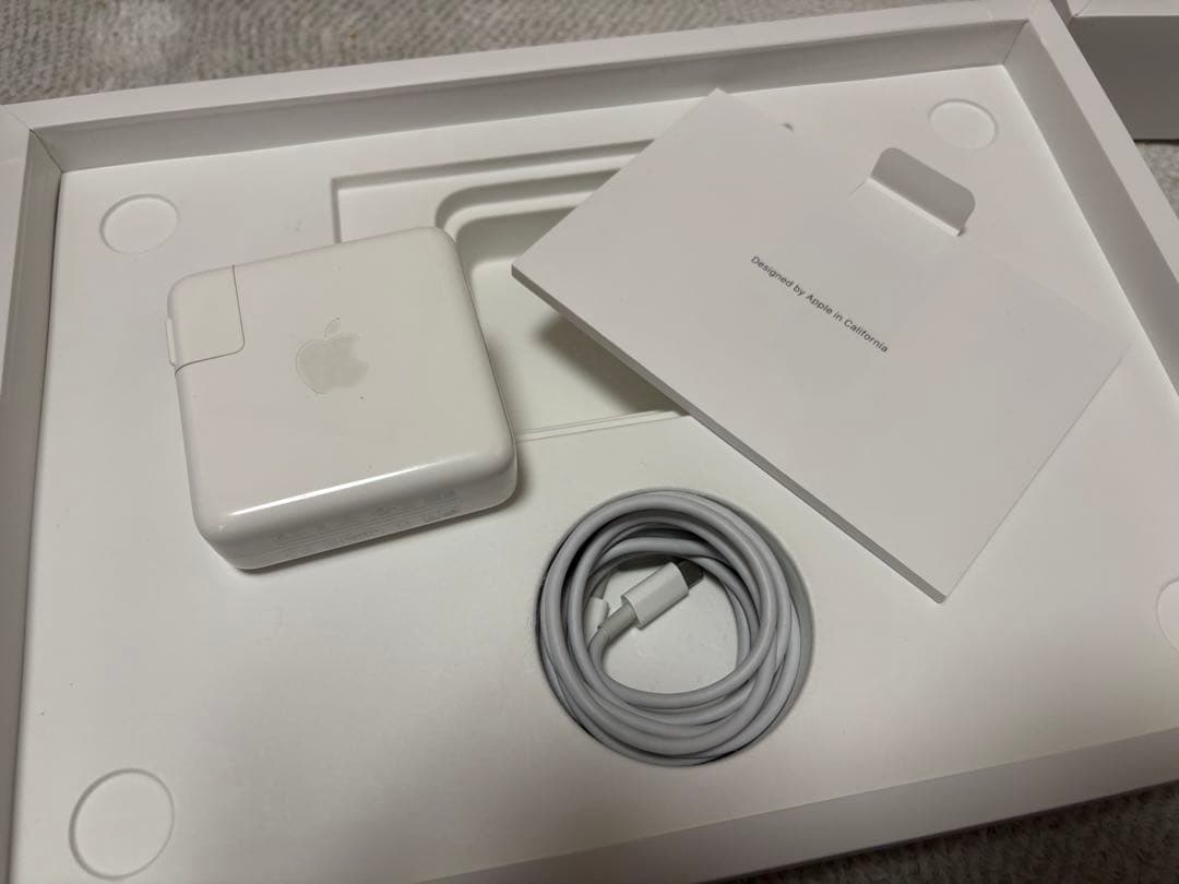 【バッテリー容量100%】MacBook Pro 13インチM1(8/512)