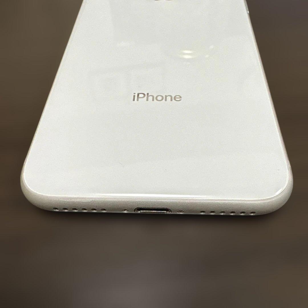 iPhone8 シルバー　64