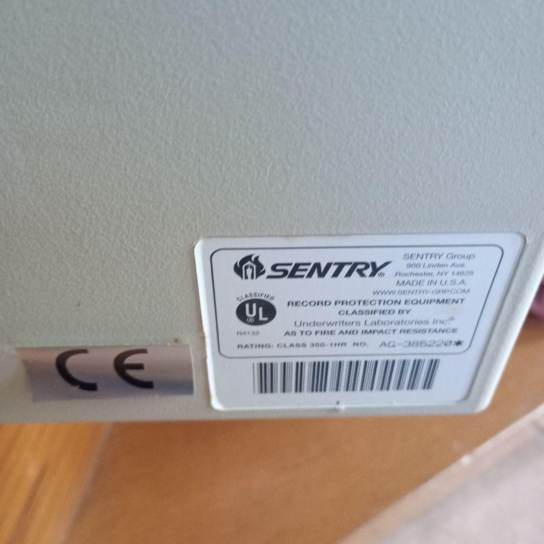 セントリー　ファイヤセーフ　耐火金庫　デジタル　SentrySafe中古