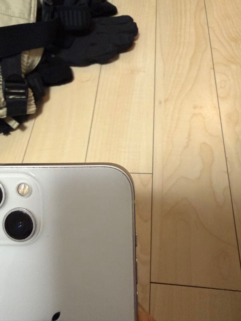 Apple iPhone 13 スターライト　本体