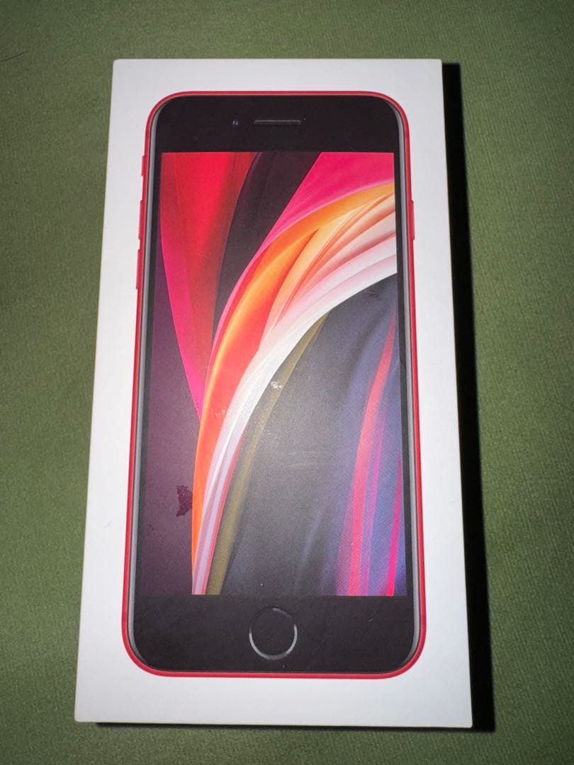 Apple iPhone SE (第2世代) 赤 ケース付き