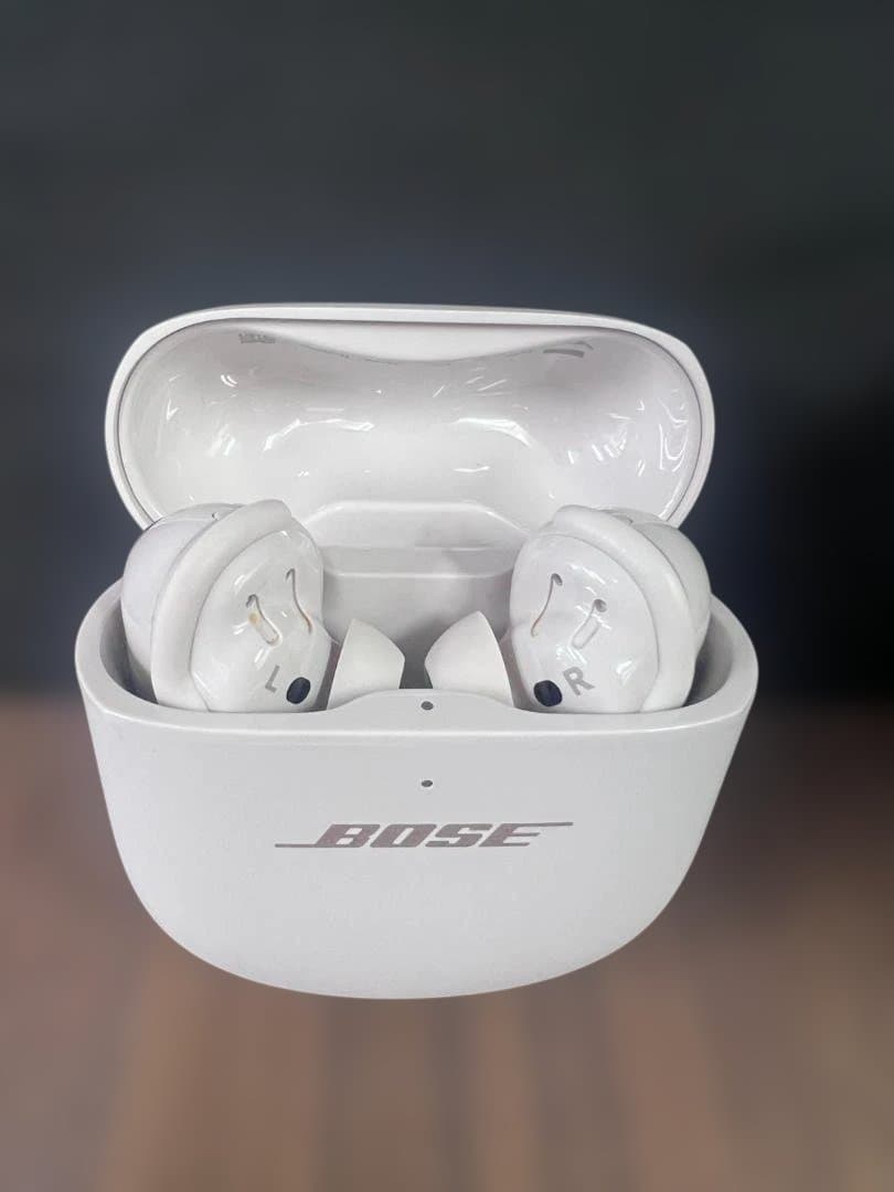 【送料込】イヤホン　BOSE　QUIETCOMFORTULTRA EARBUDS