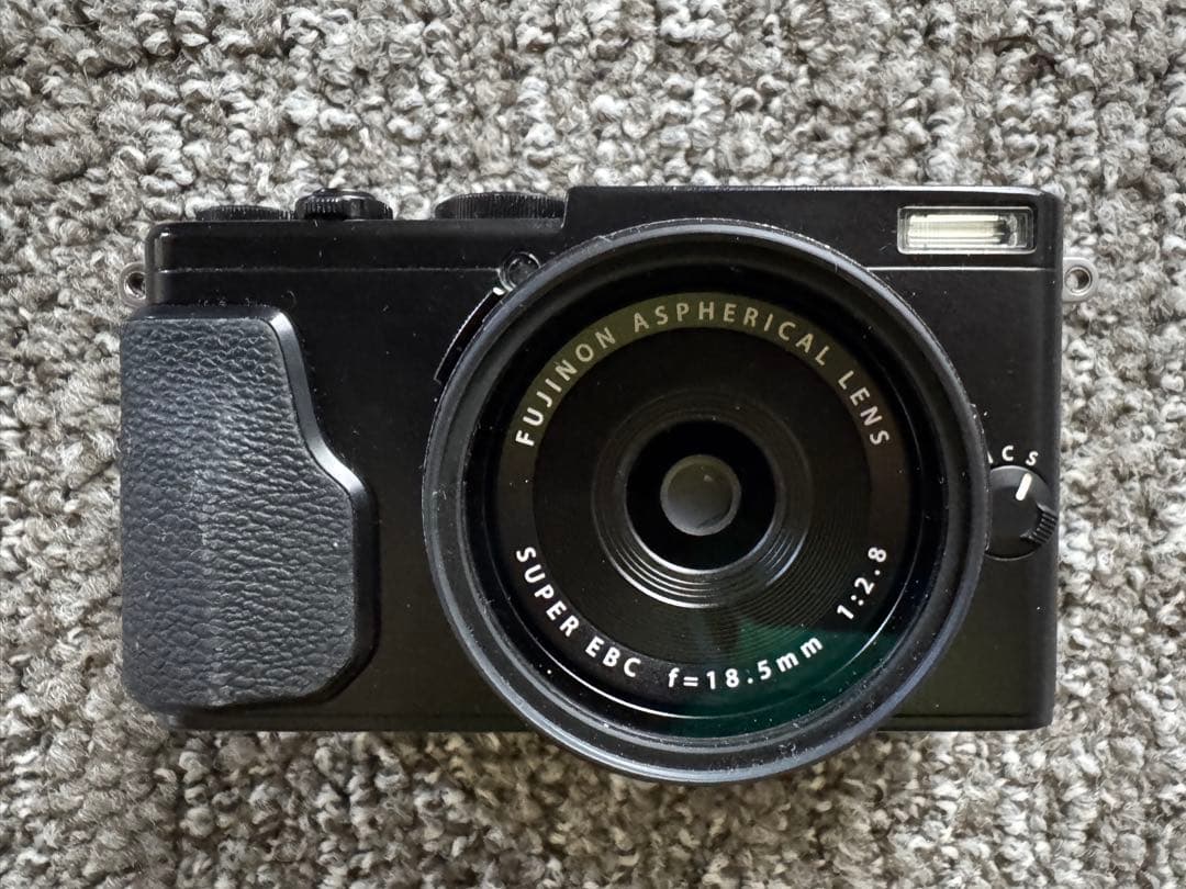 FUJIFILM 富士フイルム　X70 ブラック付属品多数付き