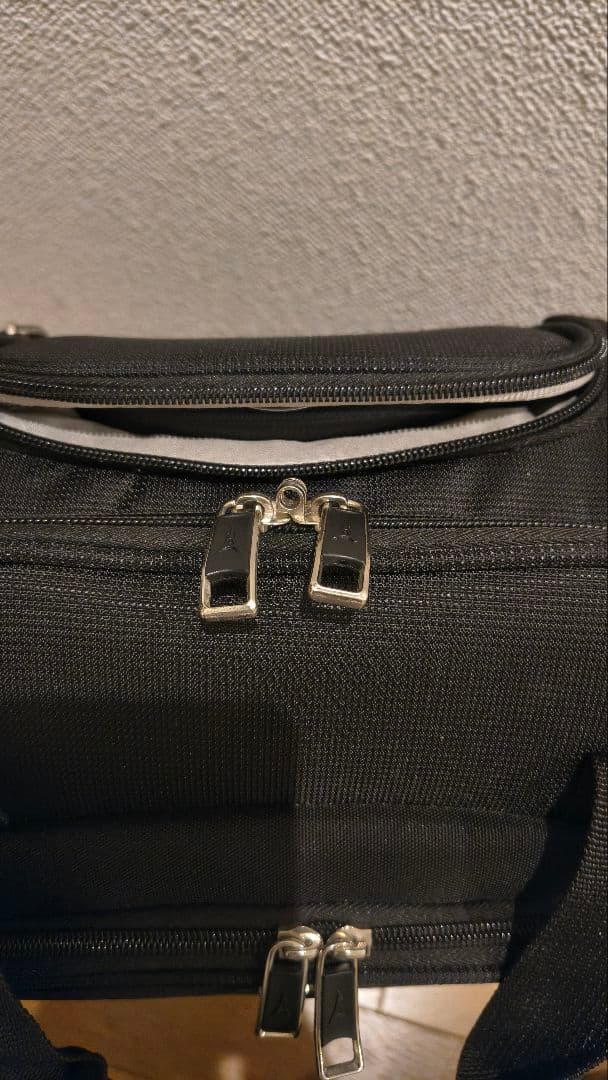 Travelpro Rolling Underseat Carry On 黒