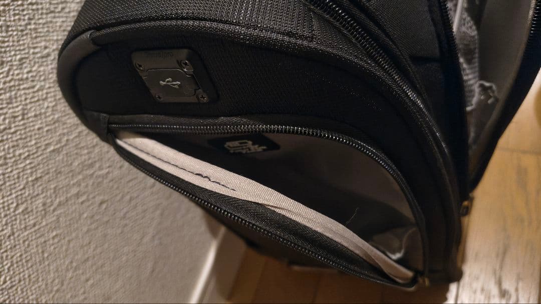 Travelpro Rolling Underseat Carry On 黒