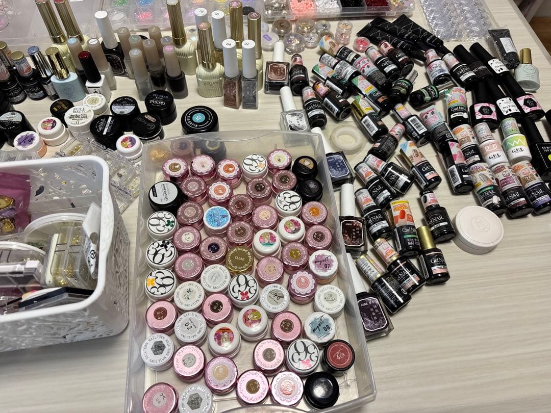 ジェルネイル　ネイルチップ　まとめ売り　値下げ交渉可能です！