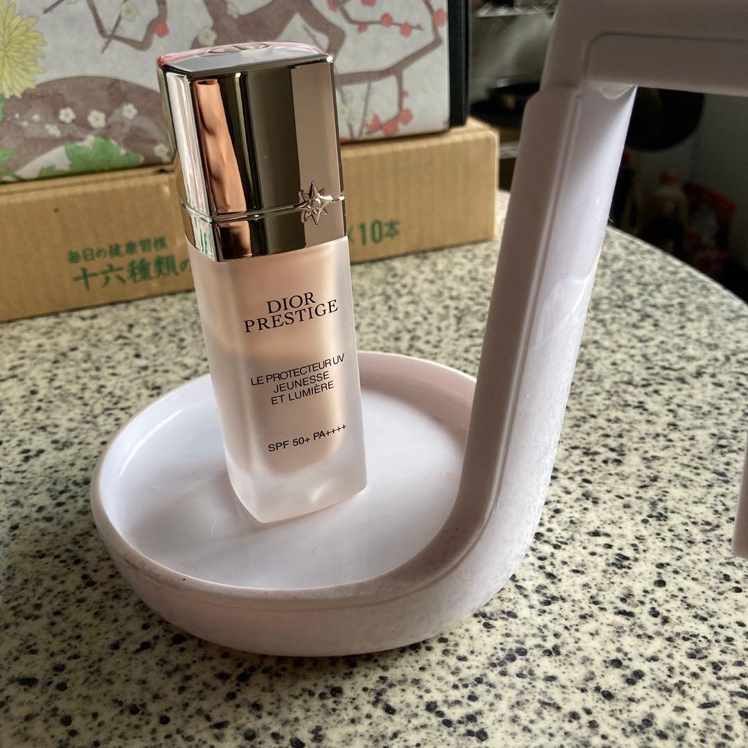 Dior プレステージ ホワイト ル プロテクター ルミエール シアーグロウ00