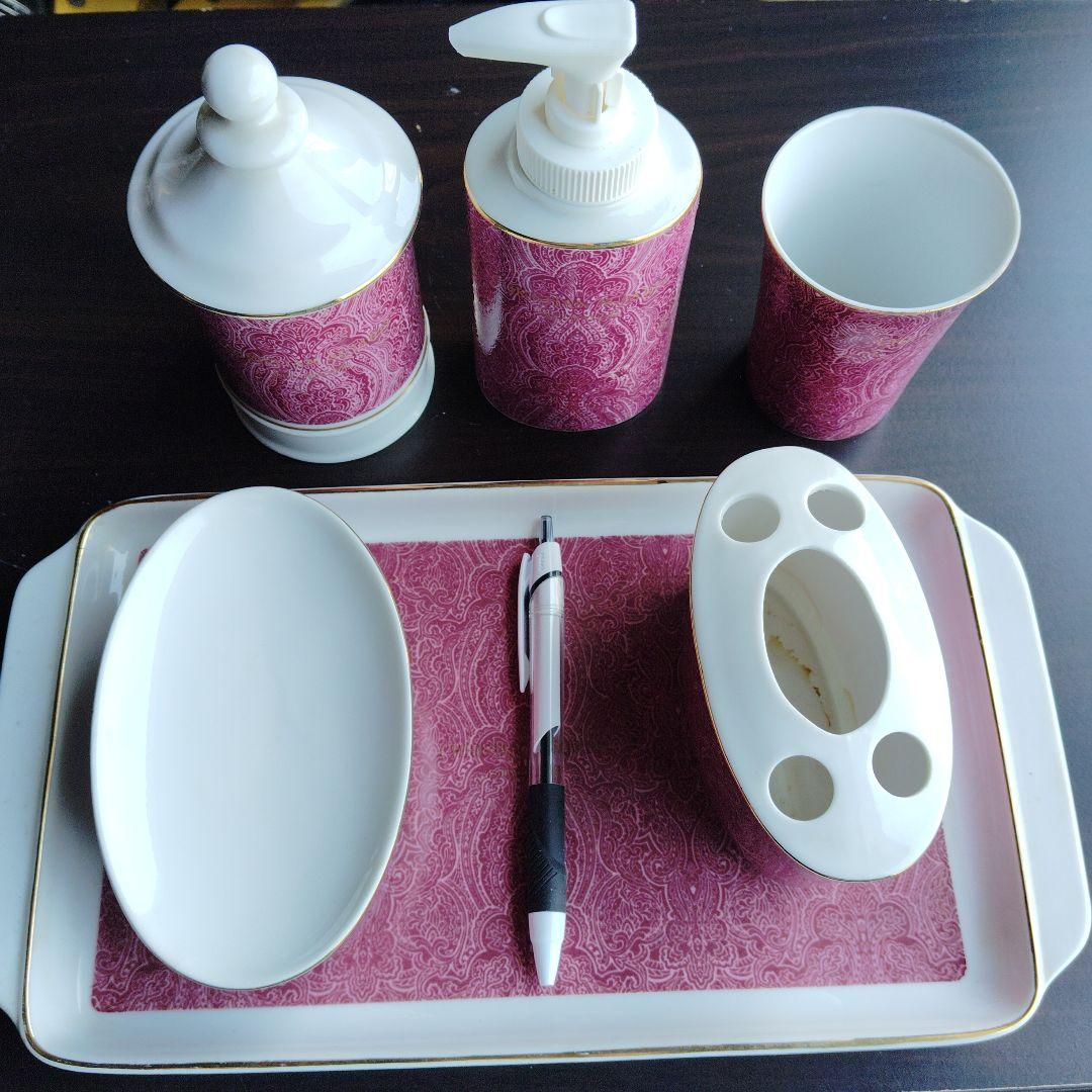CHRISTIAN AUJARD陶器バスルーム用品6点セット(ショールーム展示品