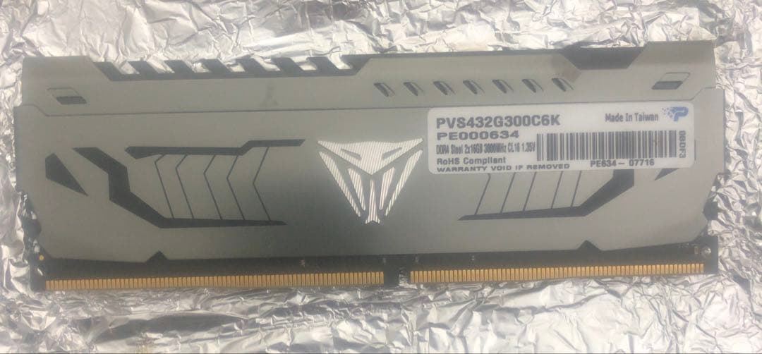 M*n様 Patriot PVS432G300C6K DDR4 16GB 動作品