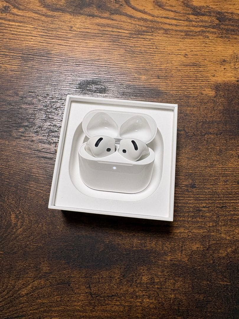 Apple AirPods 4 本体 【昨日購入しています】
