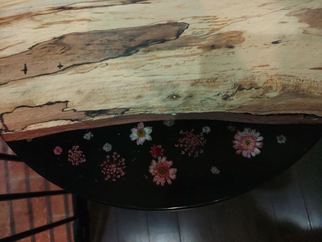 カシの木のレジンスツール　花と金箔