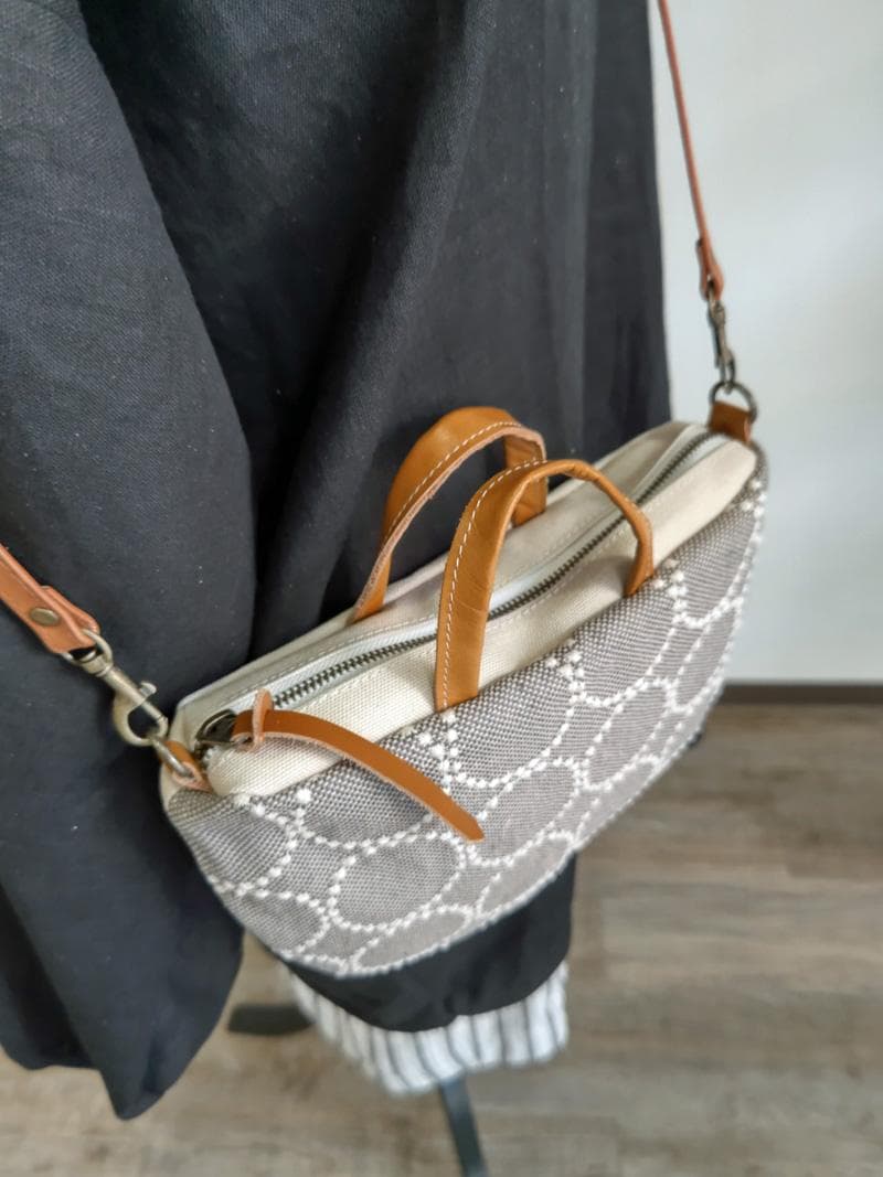 ミナペルホネン/tambourineタンバリンベージュ /ミニラウンドショルダー