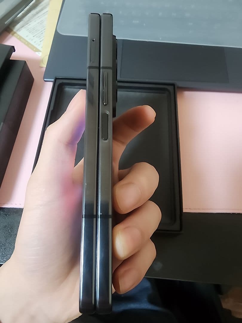 Samsung Galaxy Z Fold4 256GB シムフリ