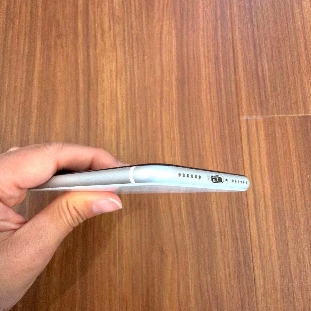 【極美品】iPhoneSE 第2世代 64GB ホワイト バッテリー最大容量99