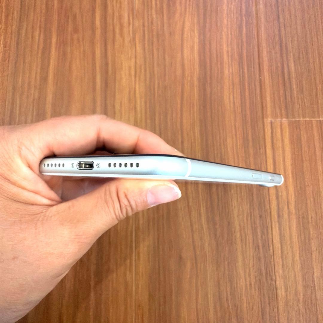 【極美品】iPhoneSE 第2世代 64GB ホワイト バッテリー最大容量99