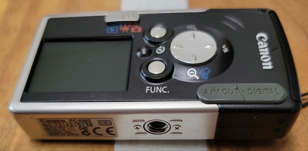 【稼働品】Canon IXY DIGITAL 4.0メガピクセル　専用ケース付き