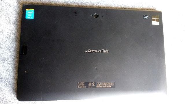 富士通　タブレットPC Arrows Tab Q704 FARWMQ2N5