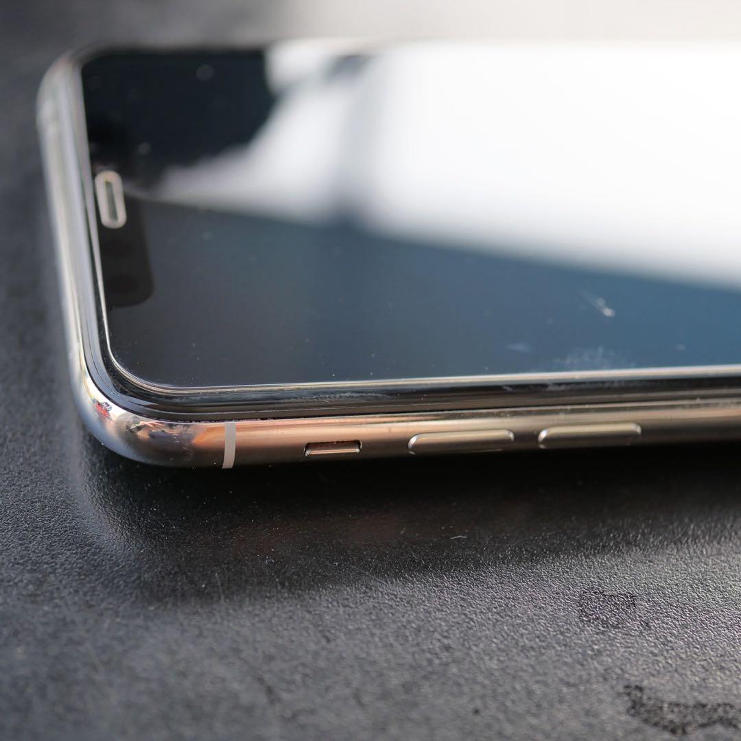 iPhone 11 Pro 64GB（カラー：シルバー／背面ホワイト）