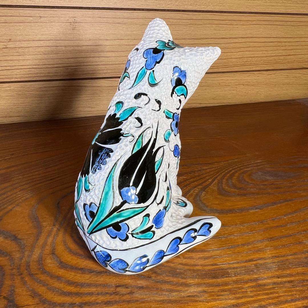 トルコ　キュタフヤ陶器　花柄招きねこ