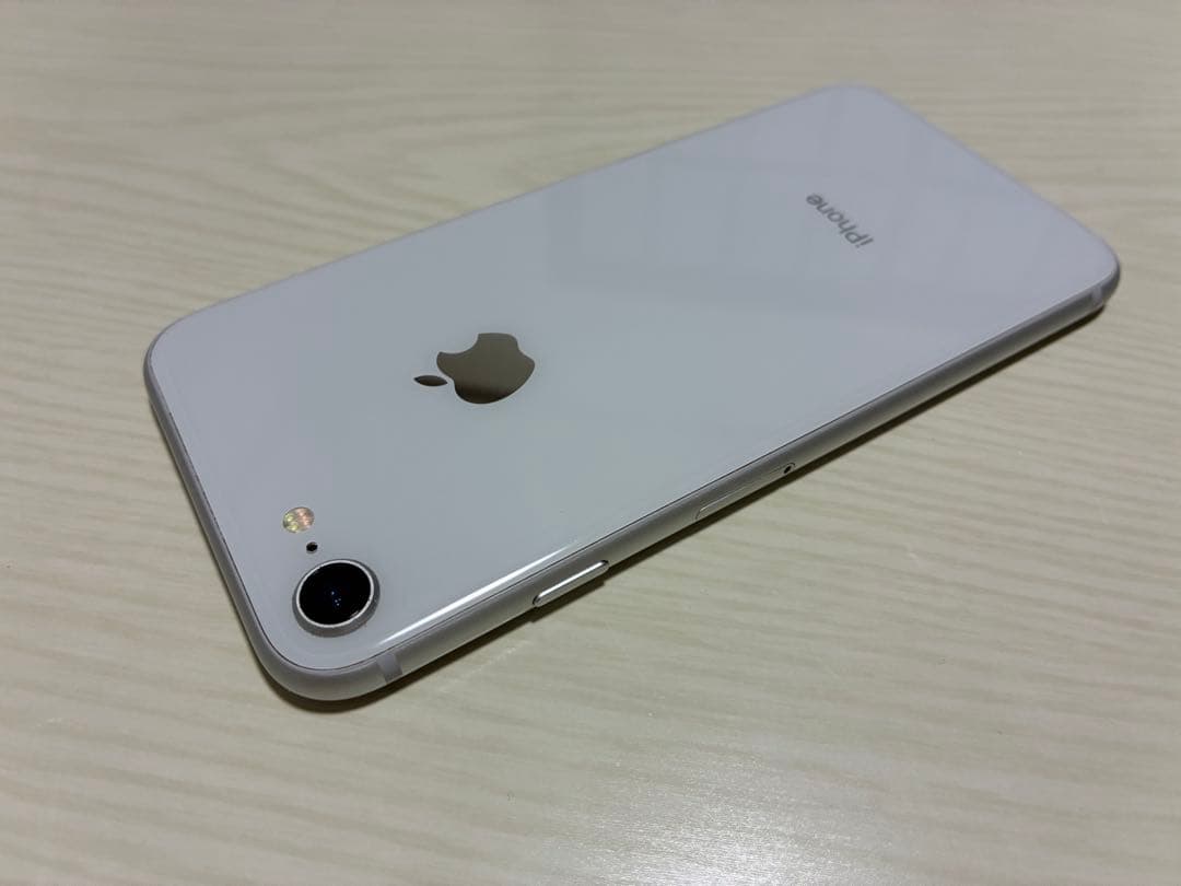 iPhone8 64GB シルバー 91% SIMフリー