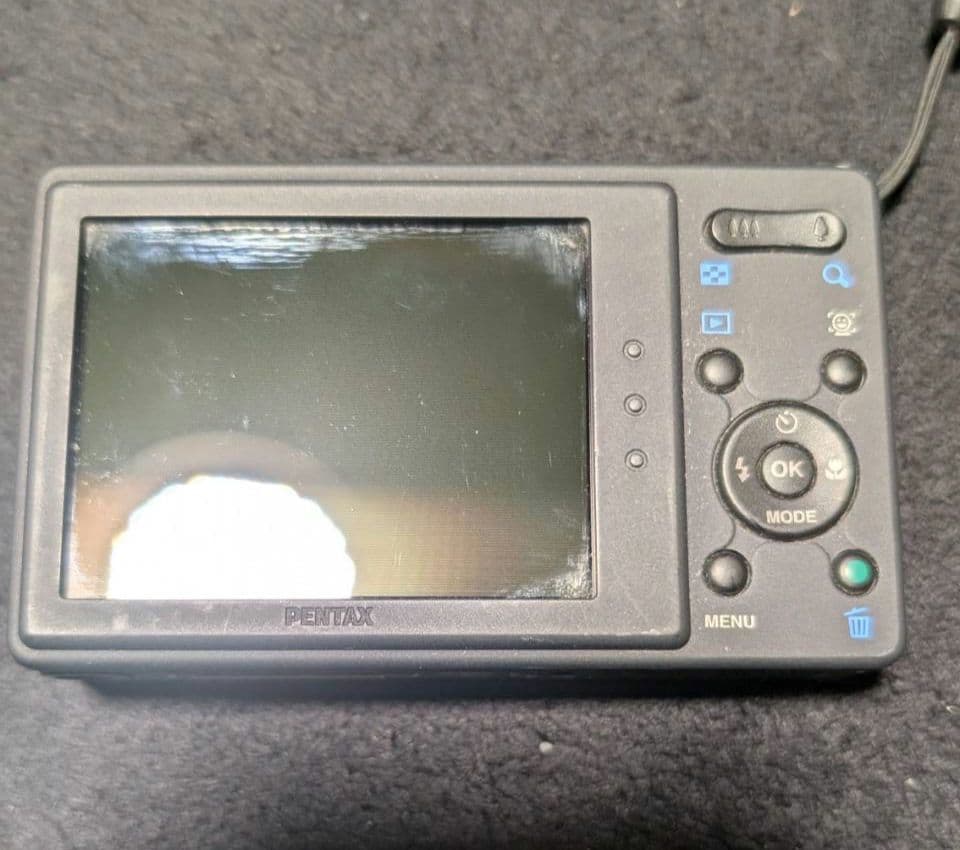 人気モデルオリンパス シルバー/オレンジOptio H90画面に難あり