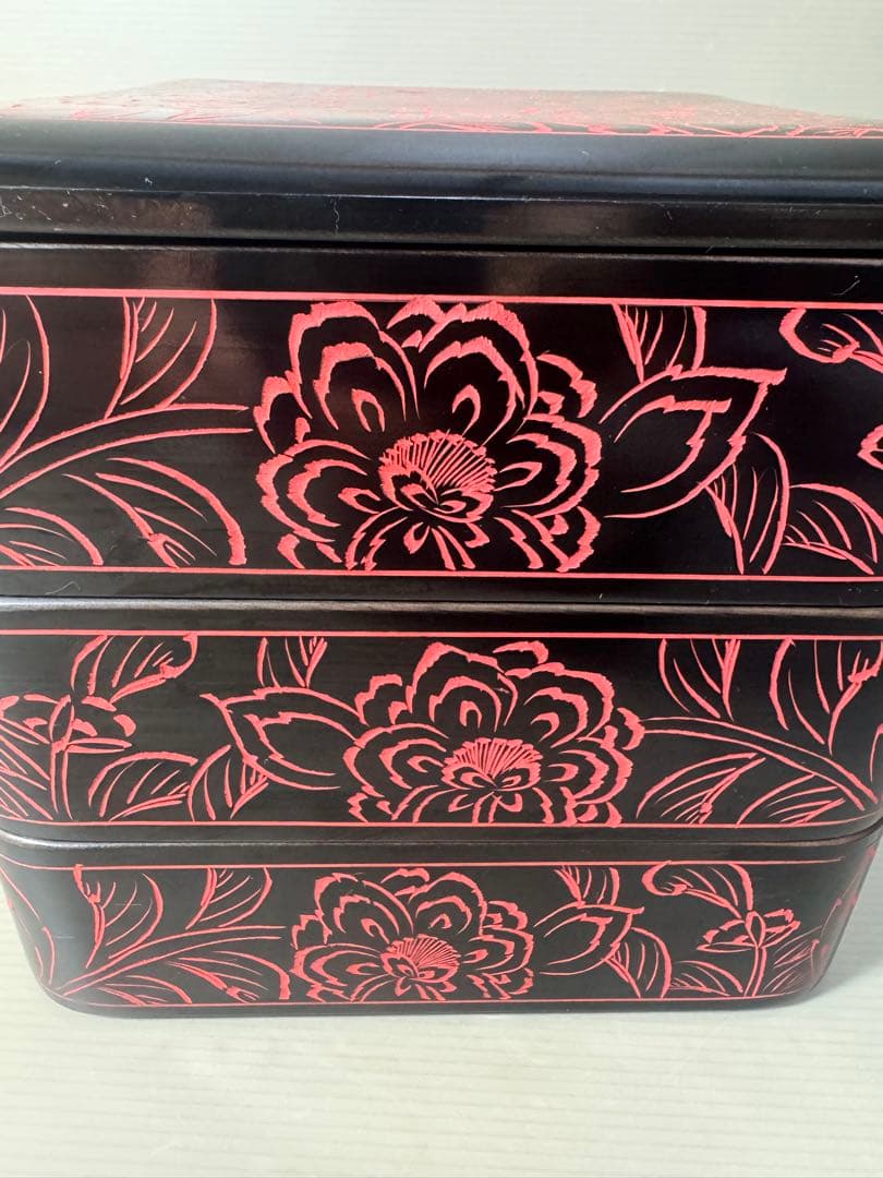 2546 越前塗　骨董　三段重箱 漆 漆器 泥朱 牡丹彫