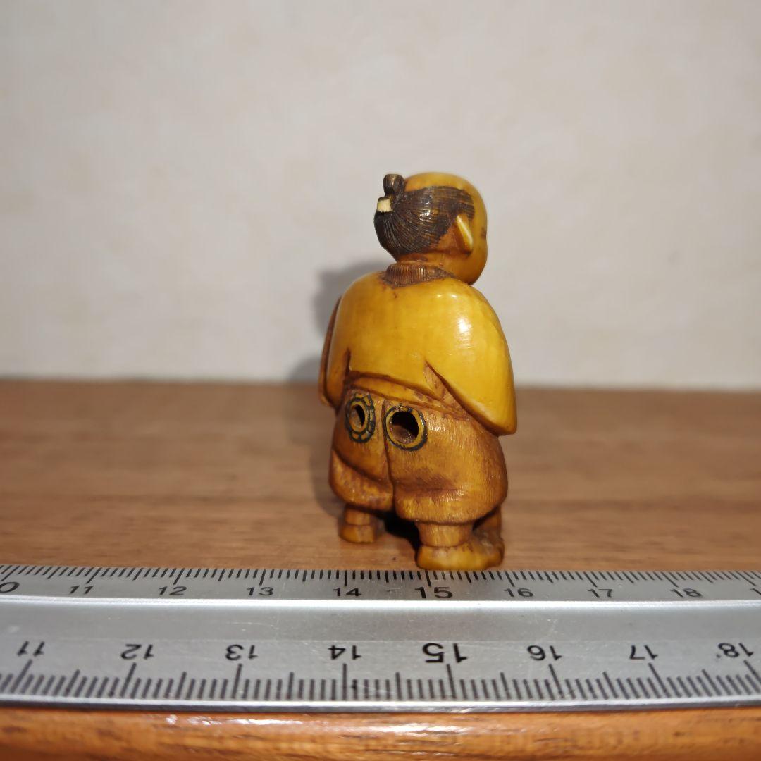 時代提物 人物根付 天然素材【翁と尾長鶏】高さ約5cm 重さ24ｇ 江戸の暮らし