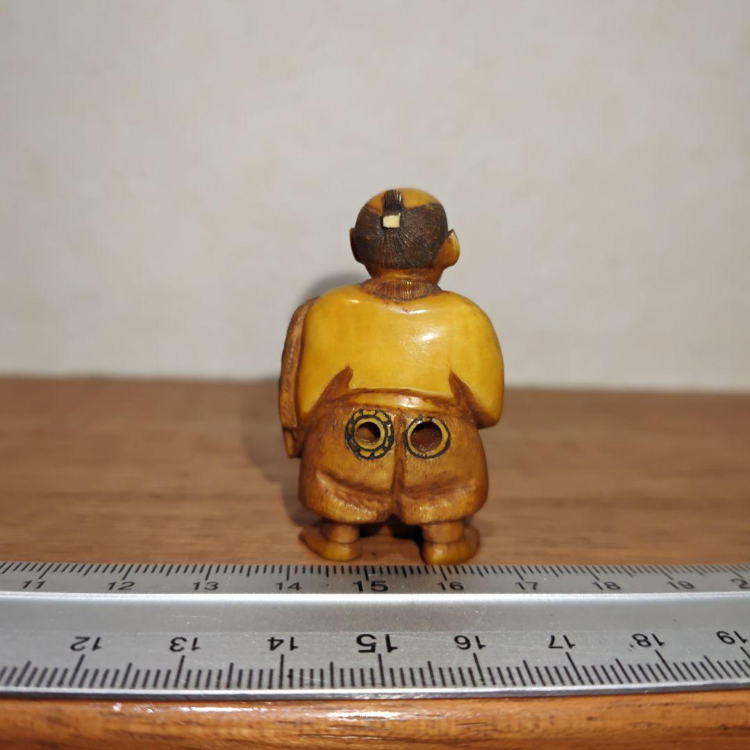 時代提物 人物根付 天然素材【翁と尾長鶏】高さ約5cm 重さ24ｇ 江戸の暮らし