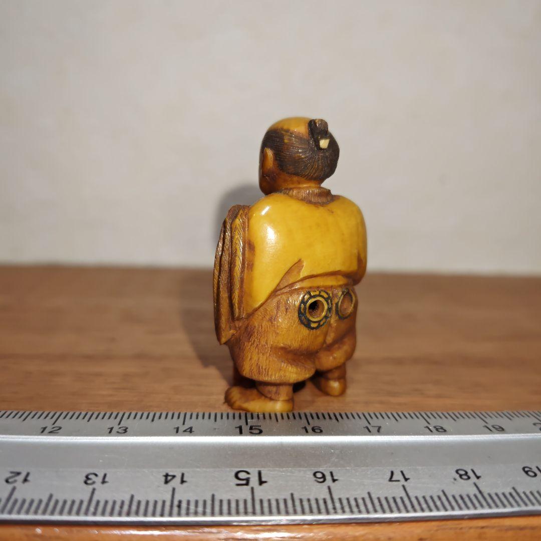時代提物 人物根付 天然素材【翁と尾長鶏】高さ約5cm 重さ24ｇ 江戸の暮らし