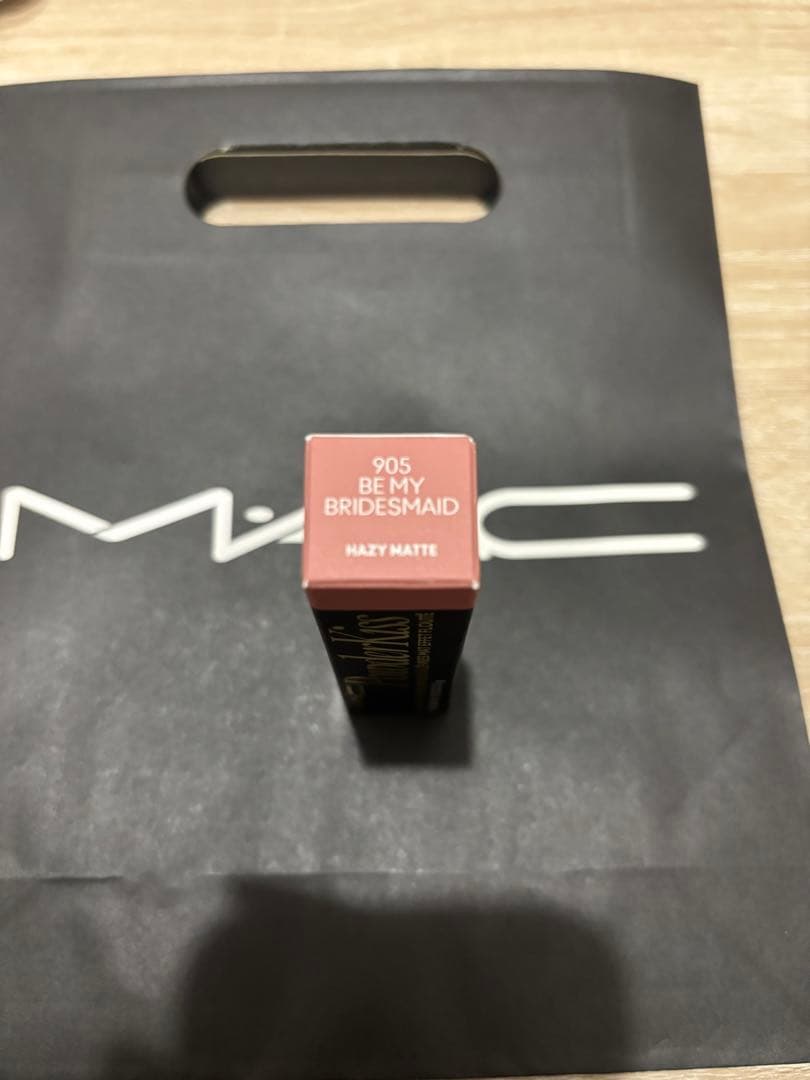 MAC パウダーキス リップ マット ビーマイブライズメード ピンク
