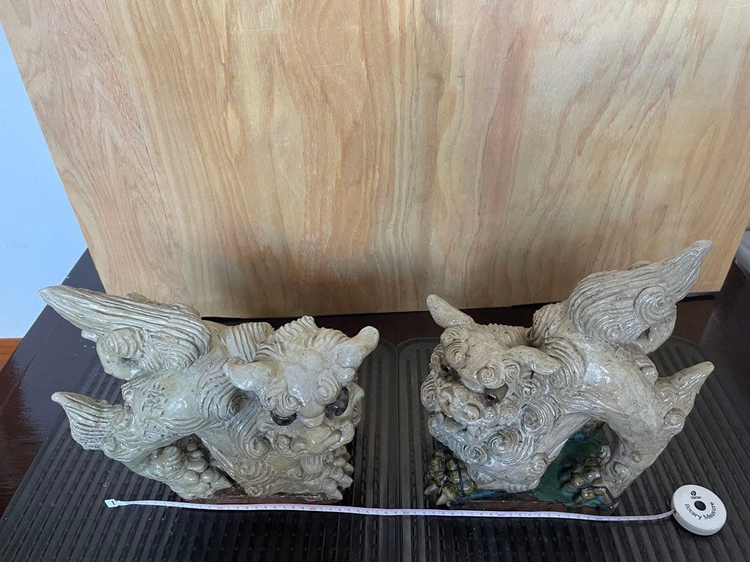 希少　島常賀　台付シーサー白土ペア　阿吽　壺屋焼　名工　沖縄