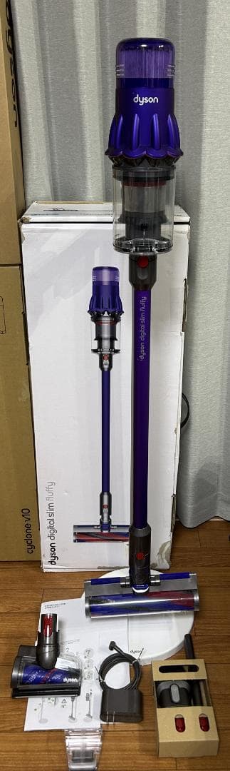 【美品】ダイソン Digital Slim fluffy SV18 スタンド付き