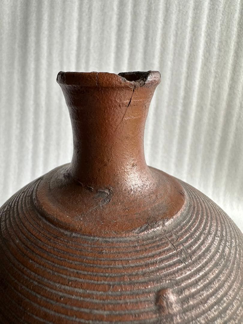 布袋様古い壺　壺 一輪挿し 徳利 酒器　花瓶　高さ約25cm 直径約15cm