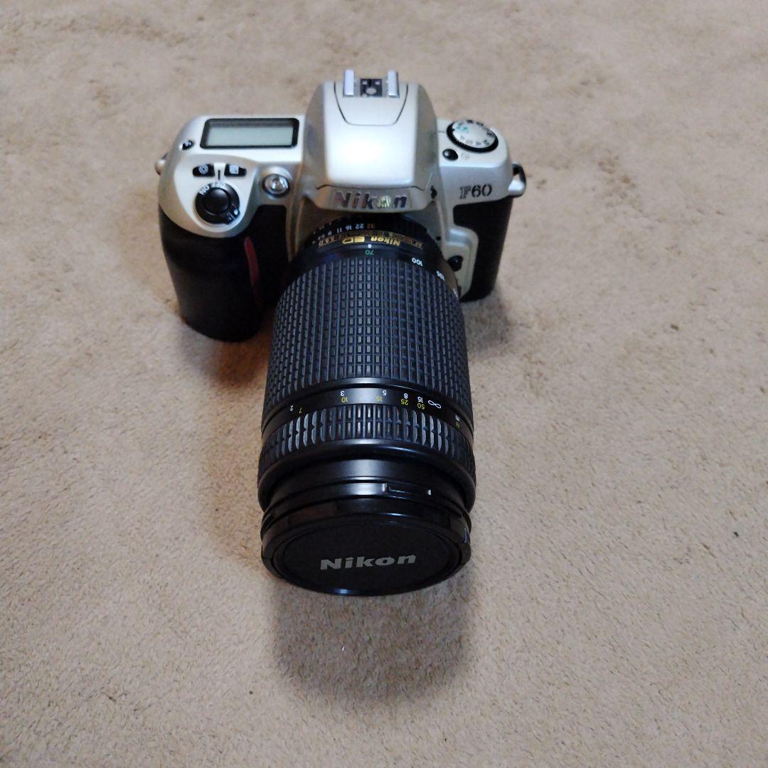 Nikon F60 一眼レフフィルムカメラ (ズ―ムレンズ付き)