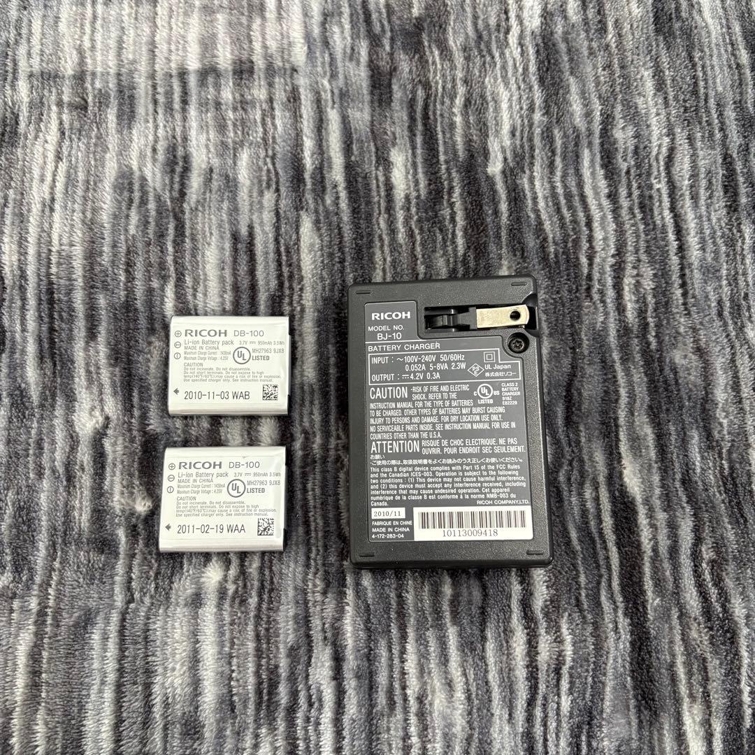 【極美品】RICOH CX3 コンデジ 予備バッテリー・チャージャー付き