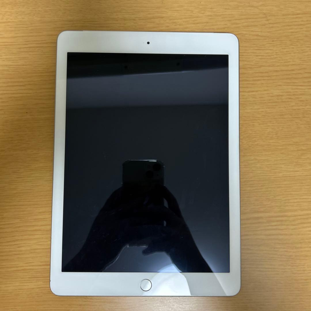 Apple iPad(第5世代)シルバー 箱付き