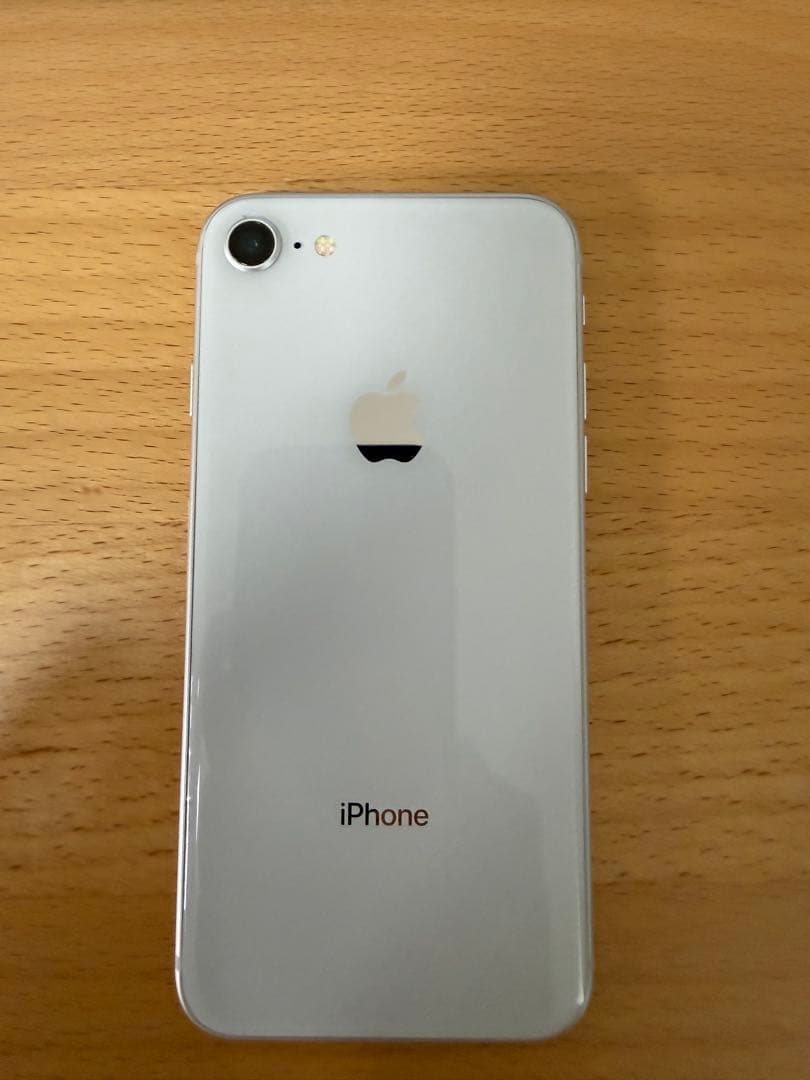 Apple iPhone 8 シルバー 64GB 本体