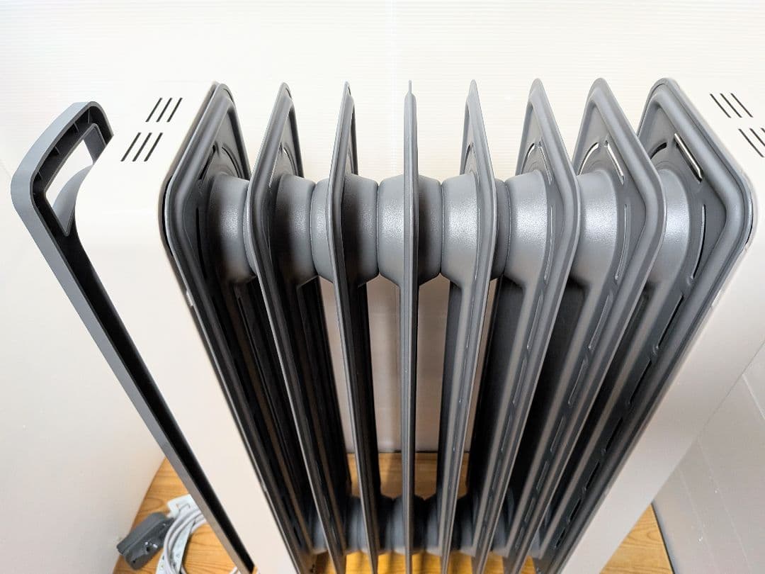 【美品】デロンギ ヴェルティカルド オイルヒーター De'Longhi