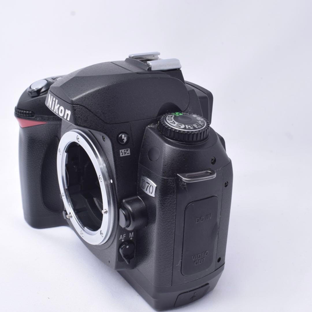 ❤️ニコン D70❤️入門機✨️手ぶれ補正Wレンズ✨️小型＆軽量⭐️一眼レフカメラ⭐️