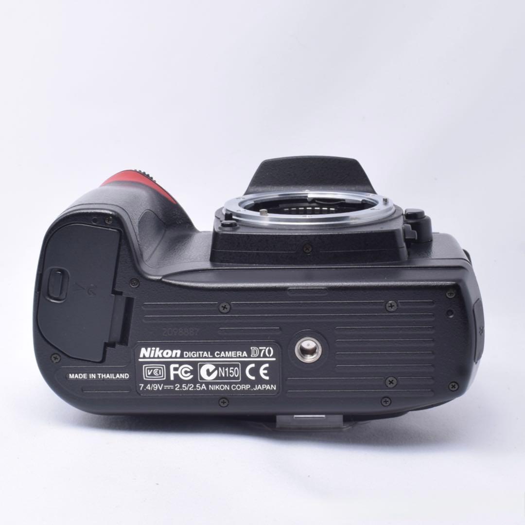 ❤️ニコン D70❤️入門機✨️手ぶれ補正Wレンズ✨️小型＆軽量⭐️一眼レフカメラ⭐️