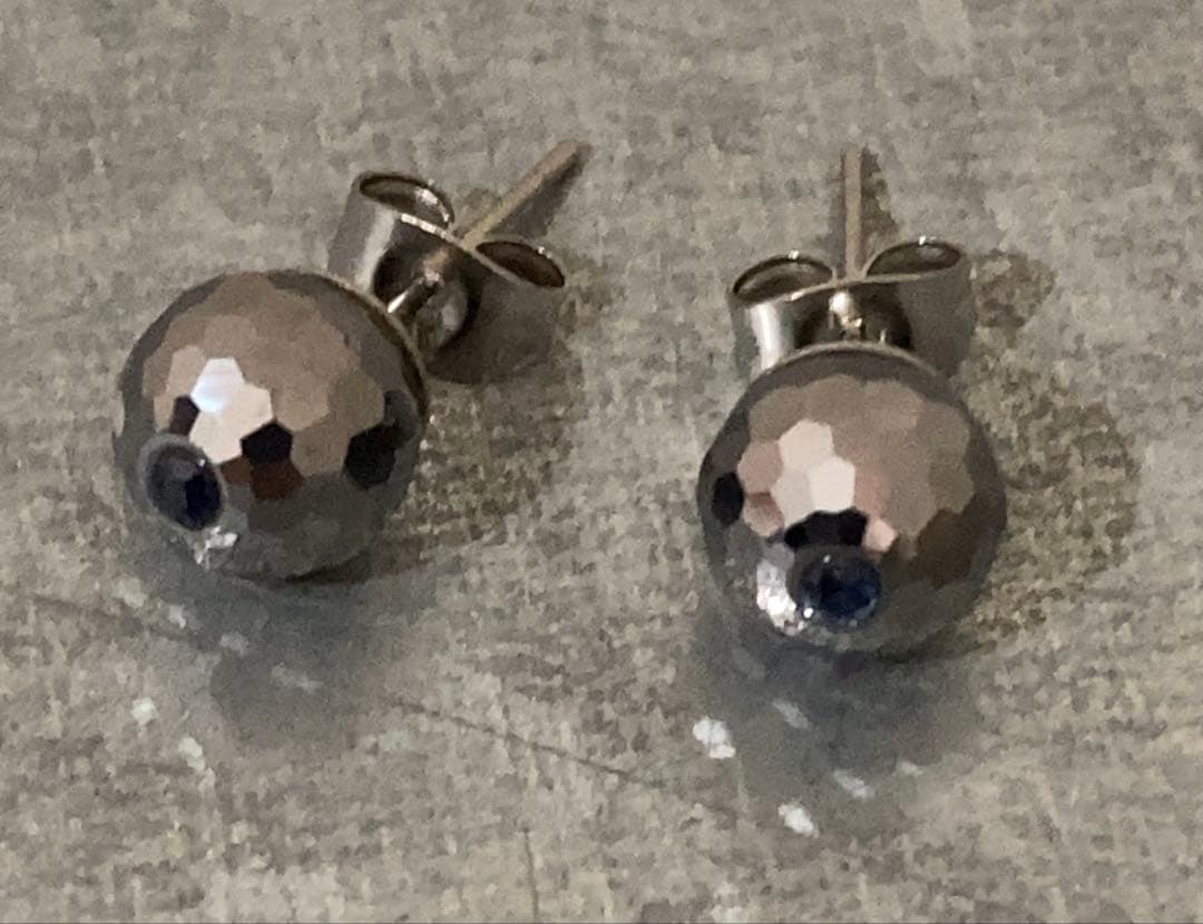 HOLISTETIQUE テラヘルツ ピアス リフトアップ