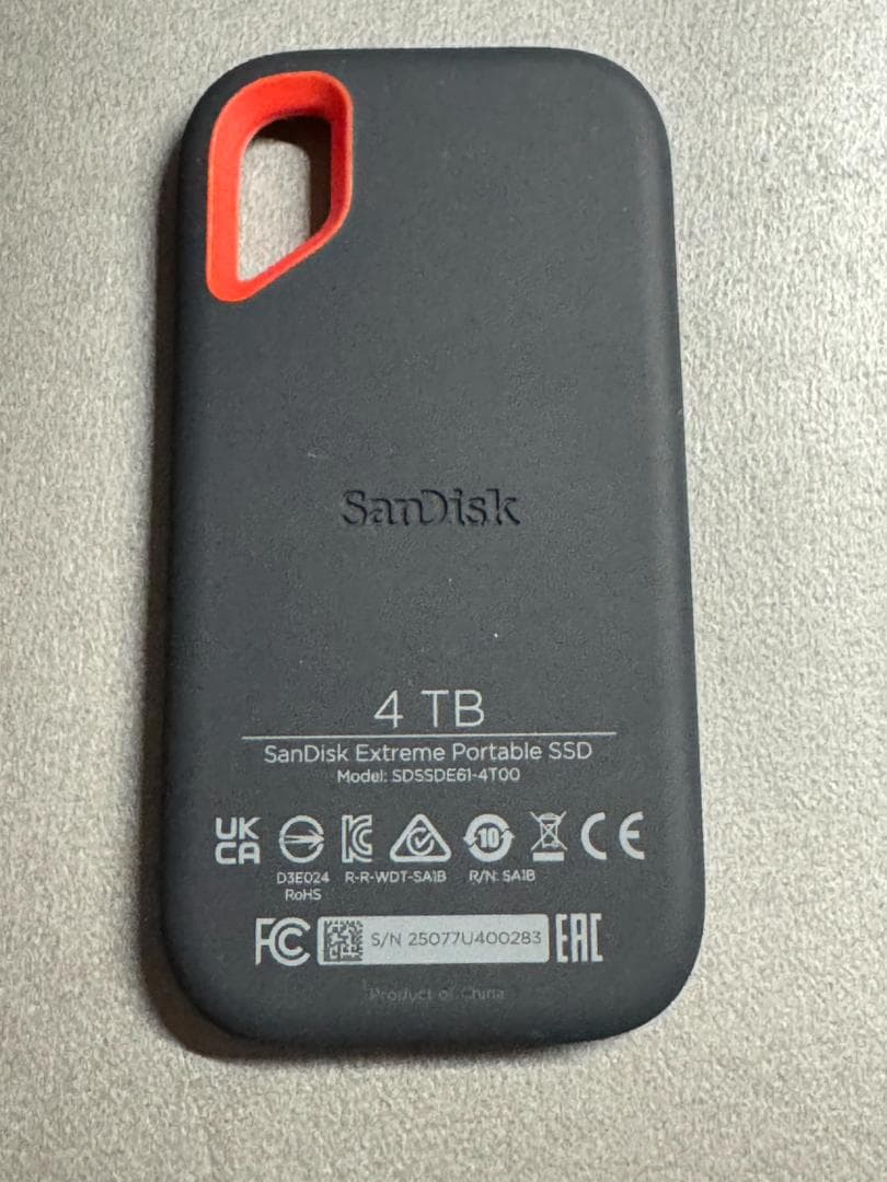 外付けハードディスク・ドライブ SanDisk SSD 4TB (SDSSDE61-4T00)